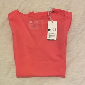 Casma Scrub Top in Neon Pink Small
